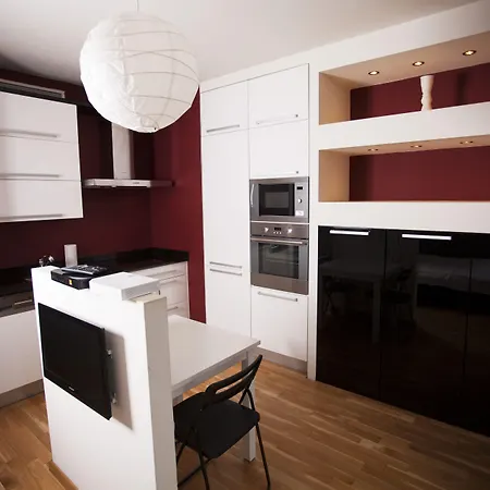 Silver Apartment *