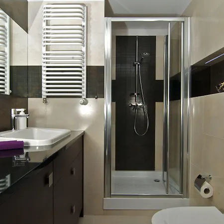 Silver Apartment *